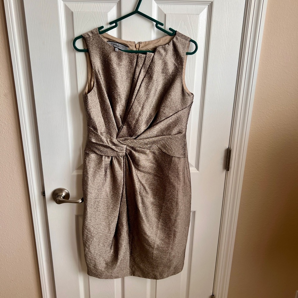 Anne Klein New York Dress Sleeveless Sheath Metallic Gold Twist Front Women 6‎